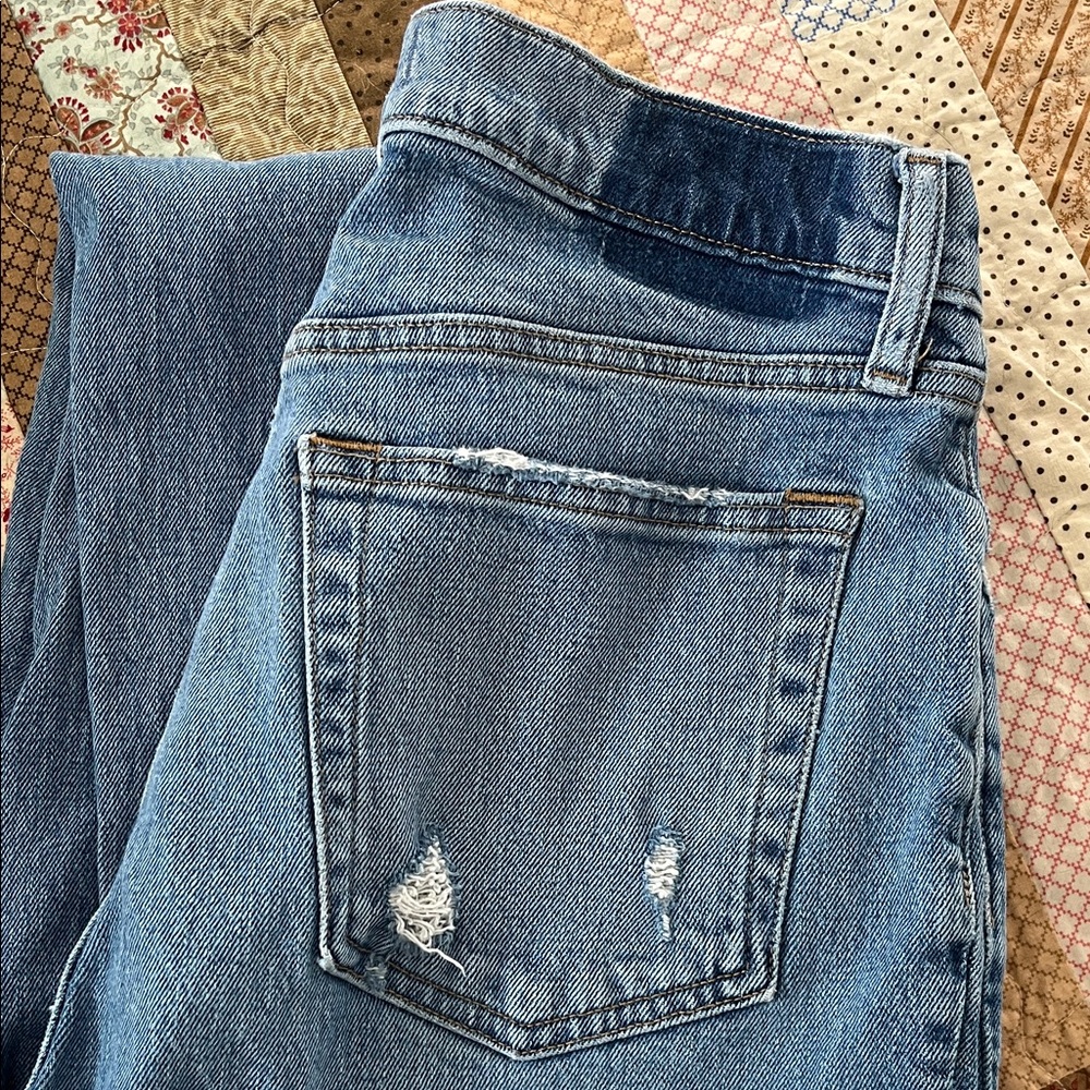 Abercrombie W 12/Long Light Blue Distressed Boyfriend Jeans